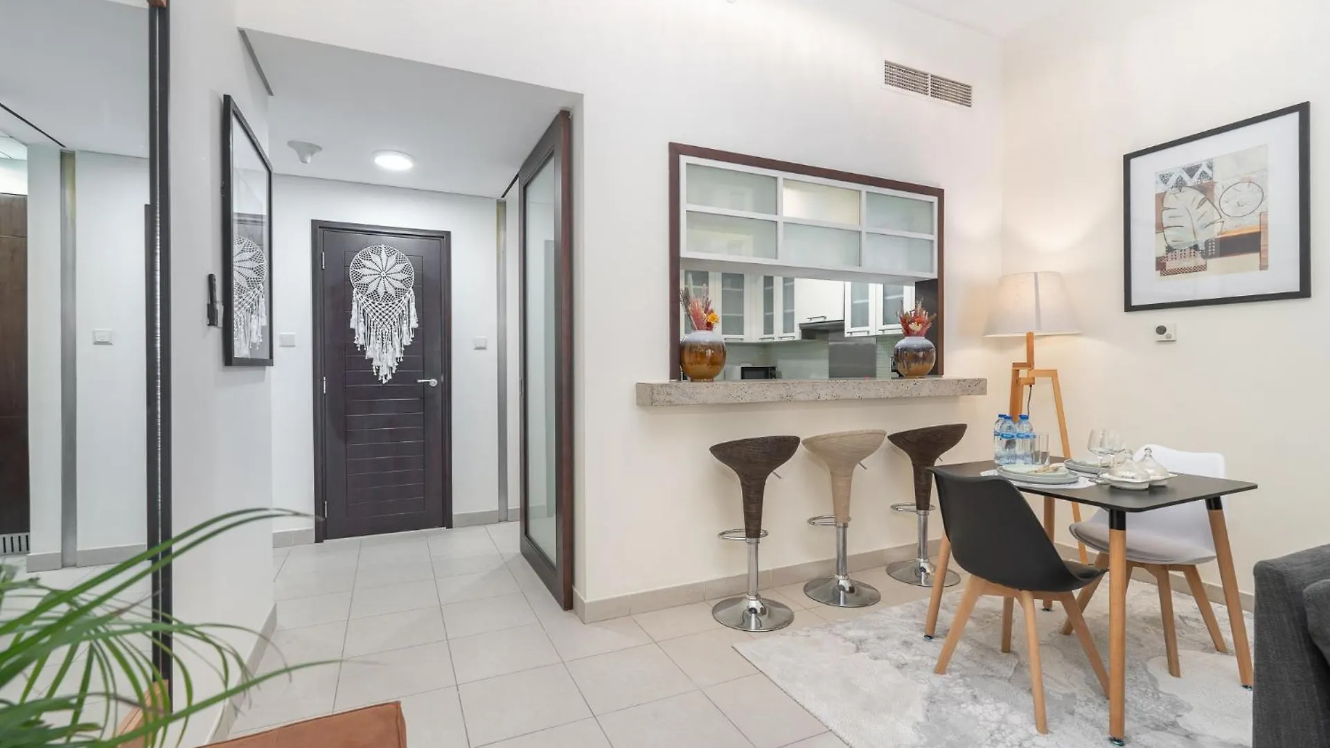 Trinity Holiday Homes - Burj Khalifa View Boulevard Central Downtown Dubaj 0*,  Egyesült Arab Emírségek